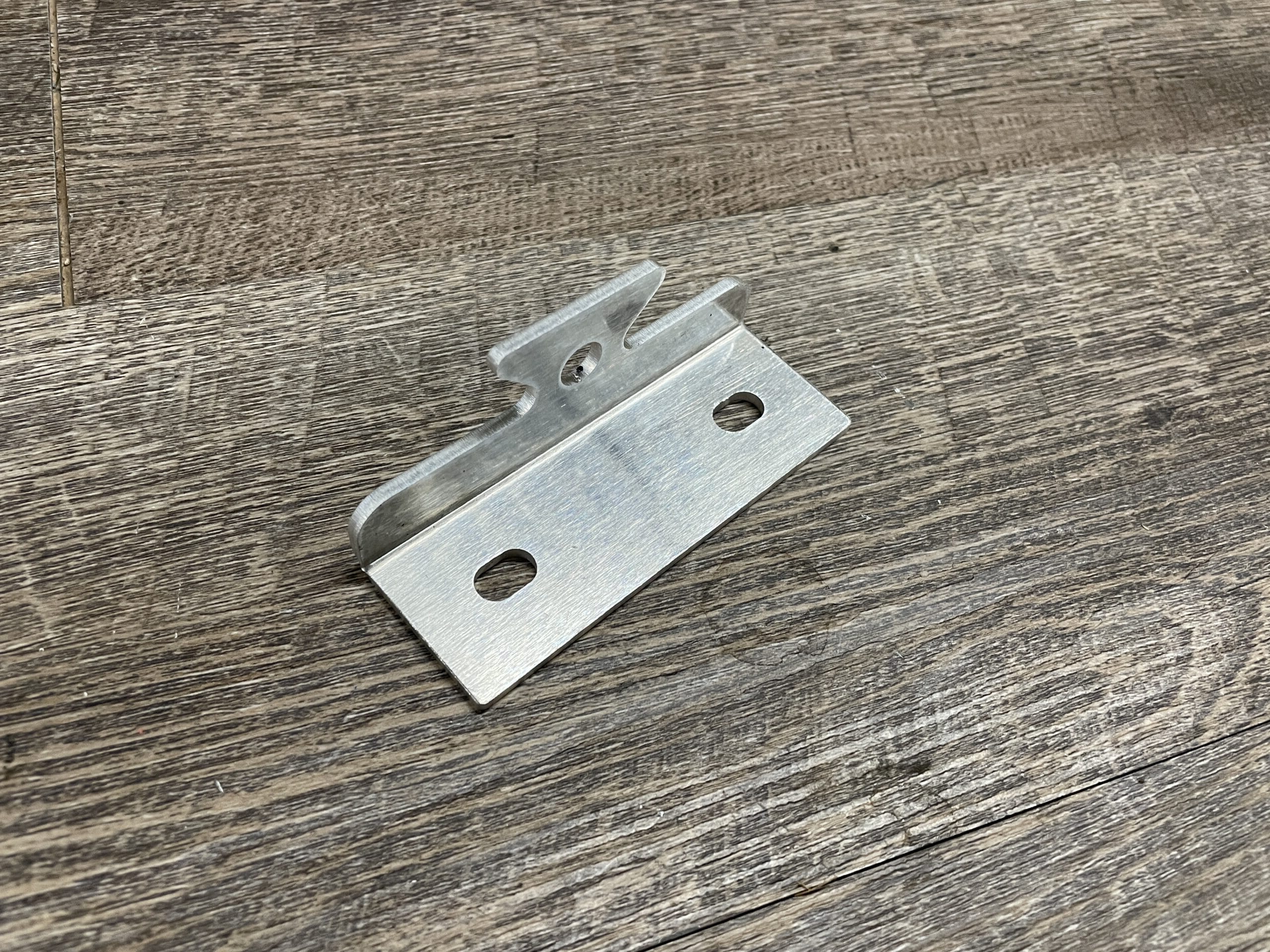 Single Varden Mounting Cleat